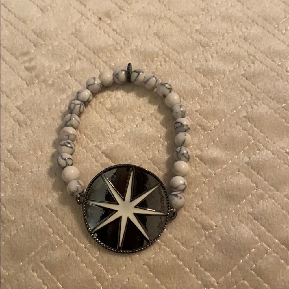 Marlyn Schiff cute bracelet with star detail